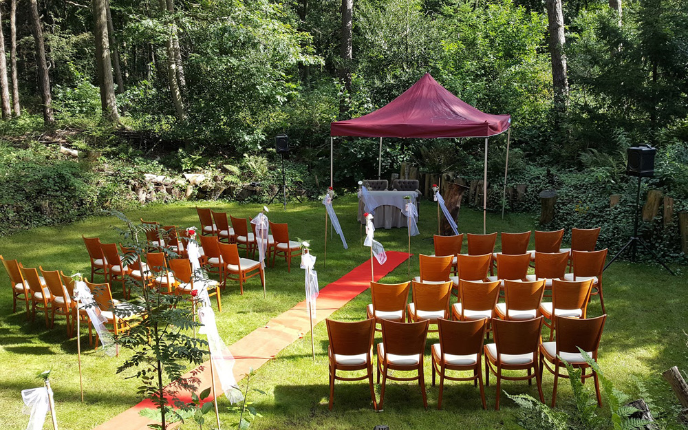 Van ceremonie tot feest: zo haal je alles uit een trouwlocatie in de natuur